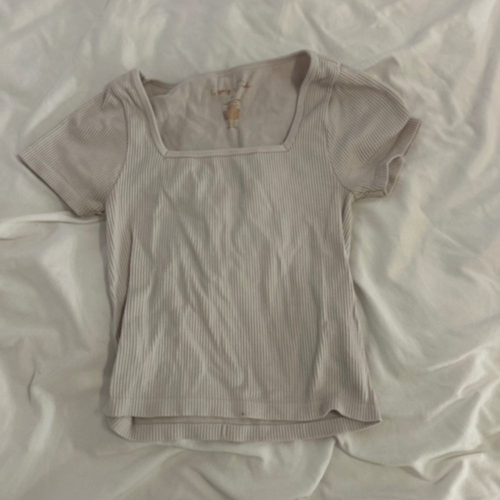 Women’s white ribbed top